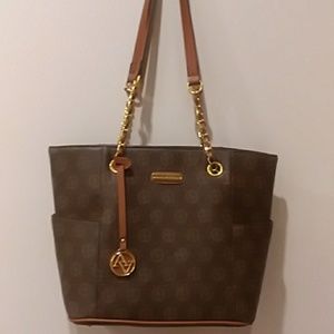 Adrienne Vittadini bag